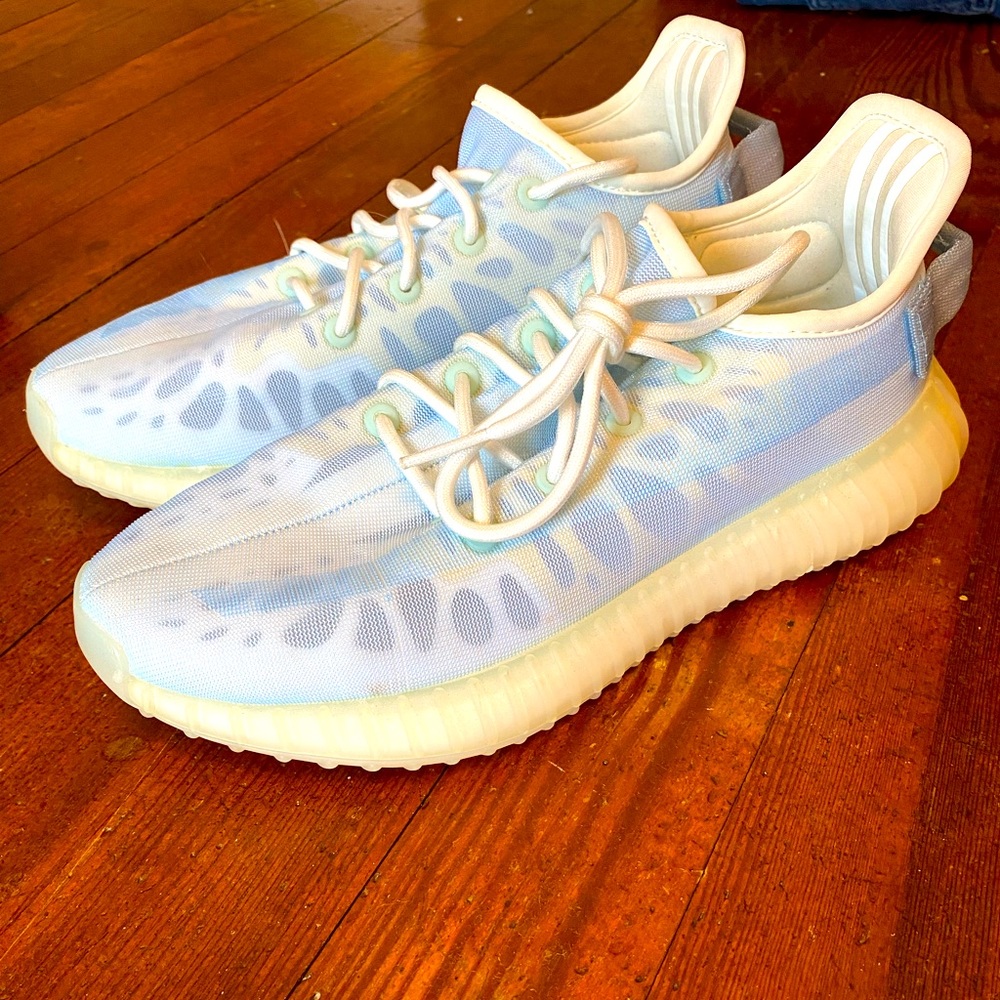 Yeezy Boost 350 V2